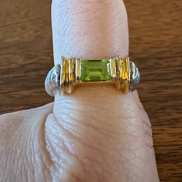 Vintage Peridot Ring - Size 5.5 - Picture 5 of 5